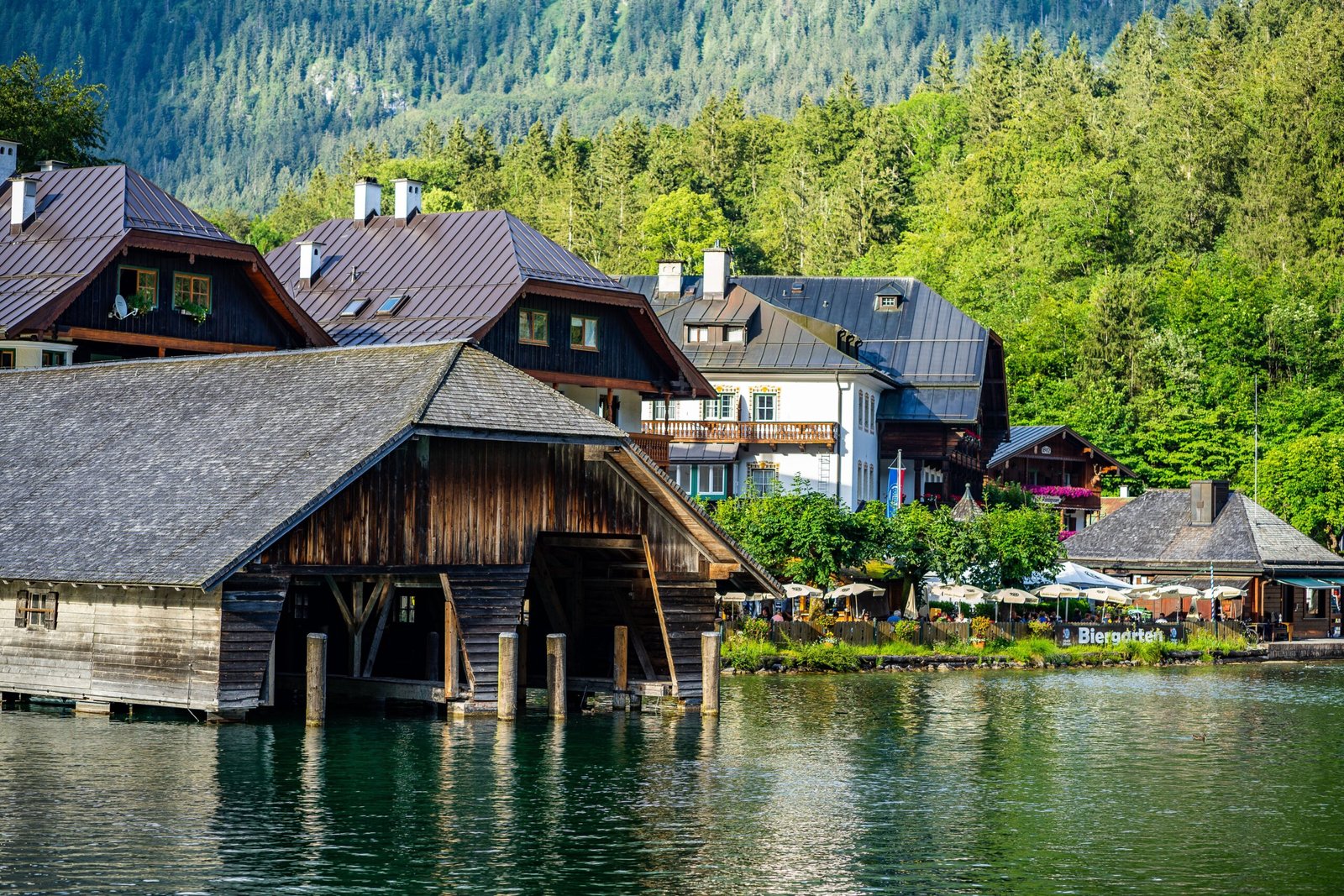 Read more about the article Affordable Waterfront Cabins for Sale in Maine Under $100000